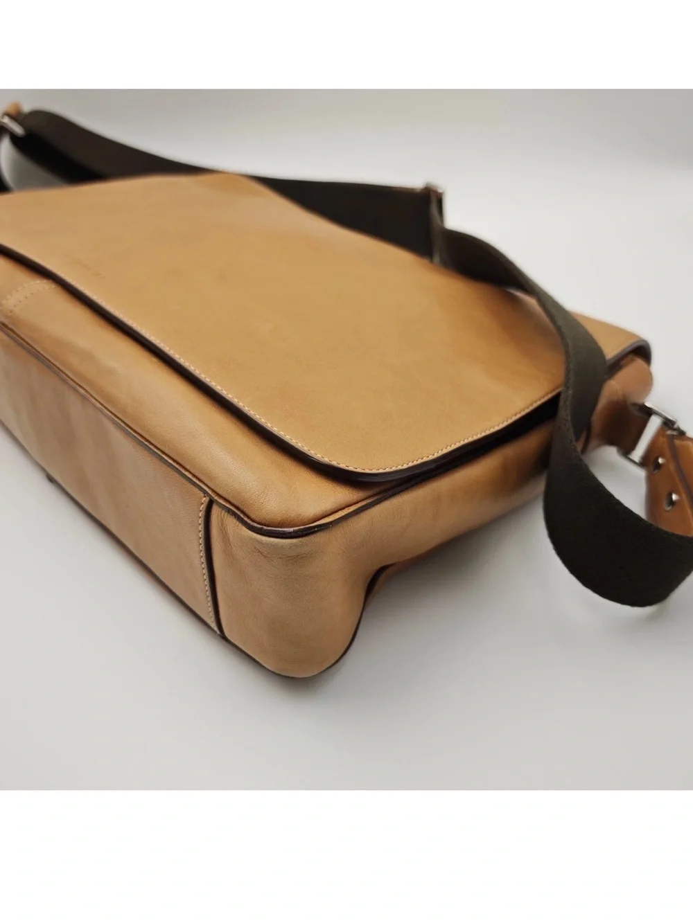 Coach sleek messenger